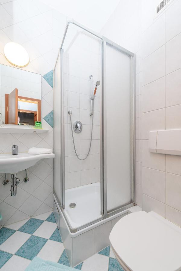 Hotel Gasthof Stoeckler Enns Esterno foto