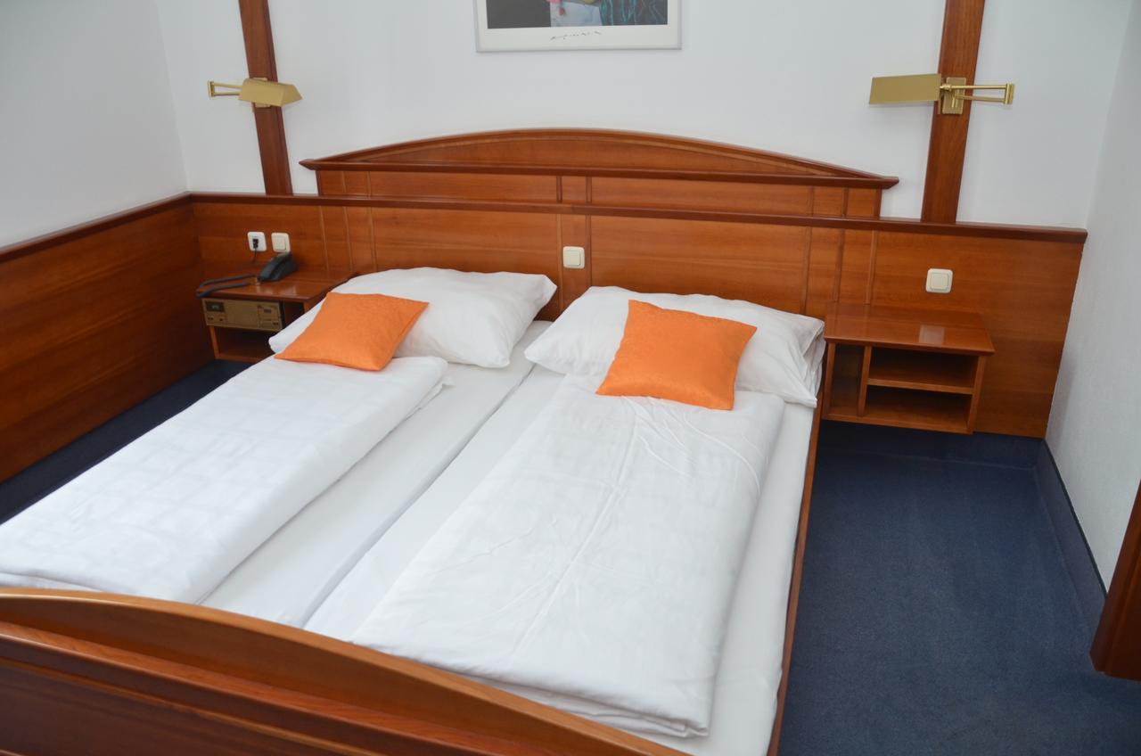 Hotel Gasthof Stoeckler Enns Esterno foto