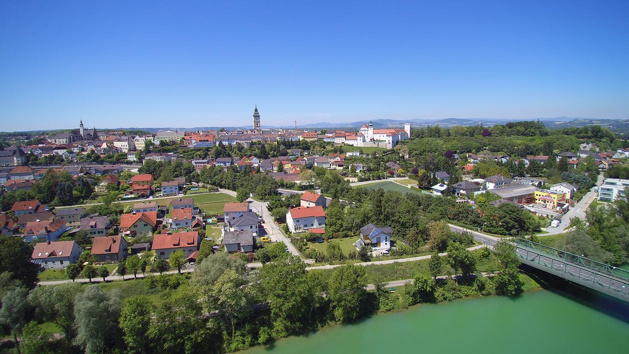 Hotel Gasthof Stoeckler Enns Esterno foto